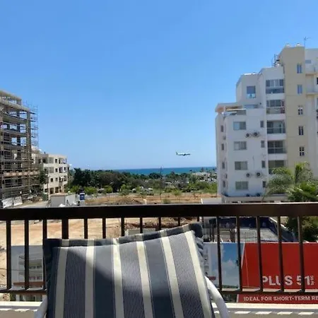 Myrtiana Mackenzie Daire Larnaca